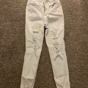 White distressed jeans